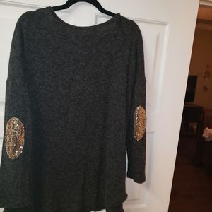 Light weight charcoal long sleeve sweater